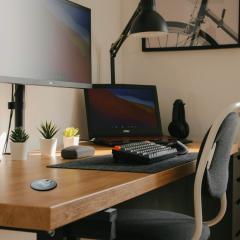 KMB-A009 USB A/USB C + Kablosuz Şarj